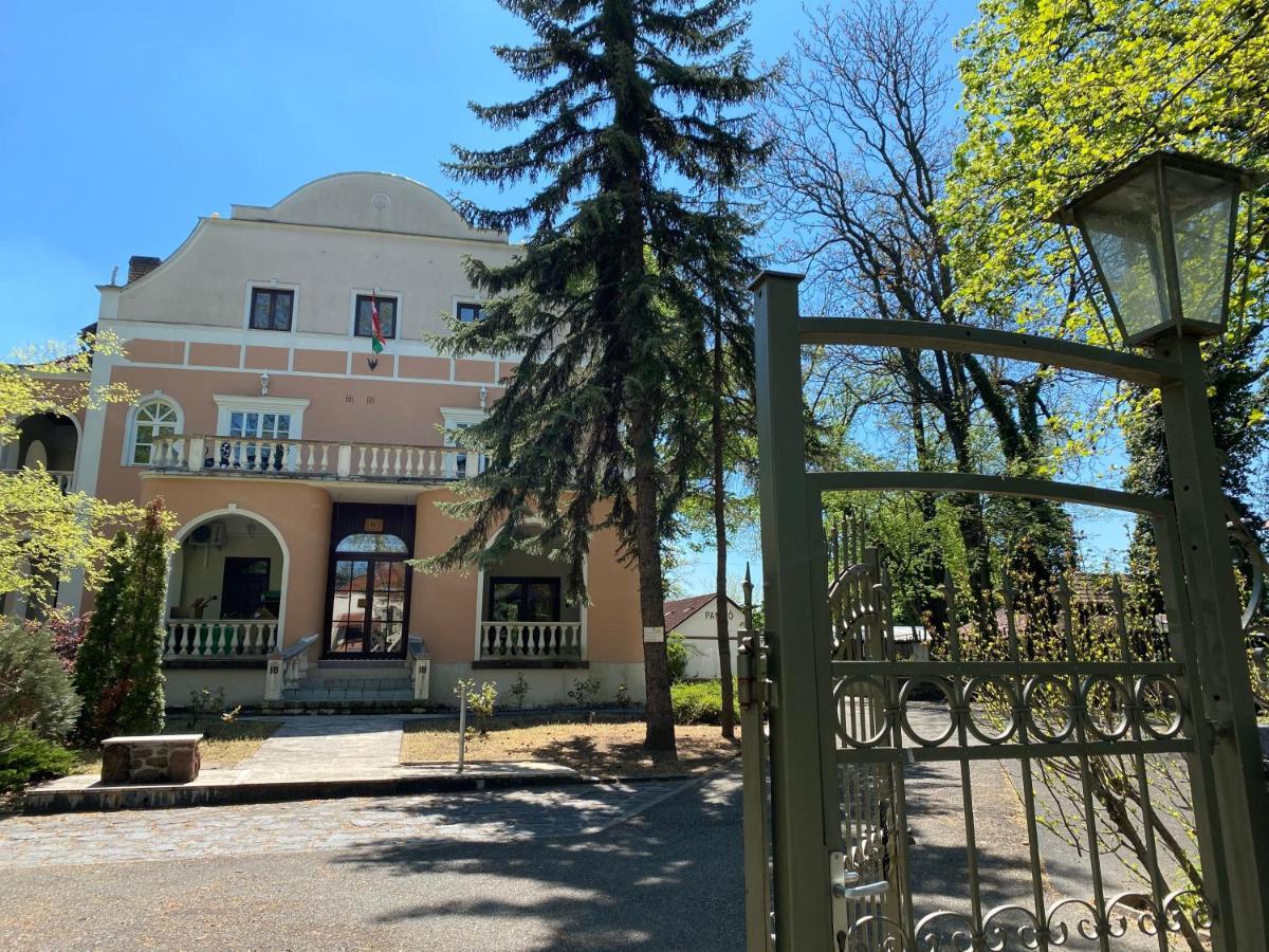 Gosztonyi Villa ชิโอฟก ภายนอก รูปภาพ